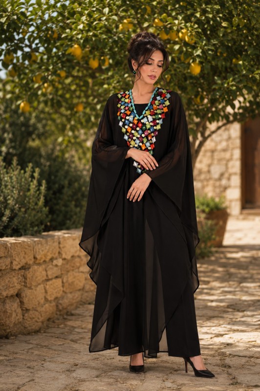 تلبيسة بالأحجار الملونة